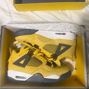 Jordan Box with Bright Yellow and Gray Speckle Design